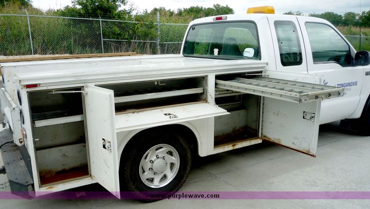 image for item 3600 2000 Ford F-250 extended cab truck