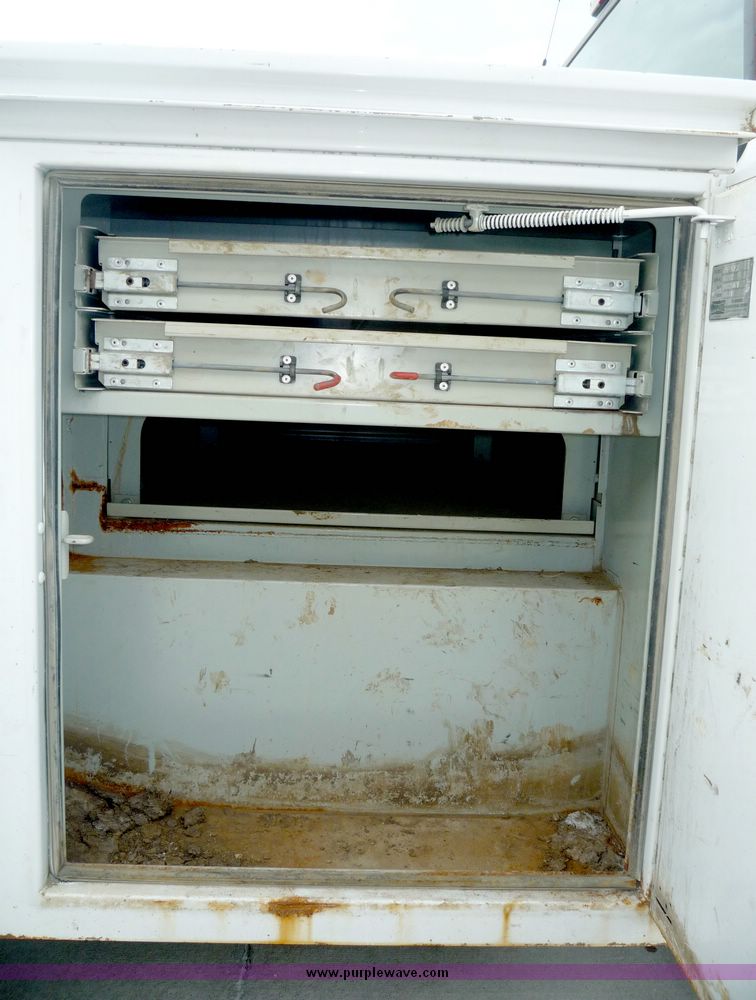 image for item 3600 2000 Ford F-250 extended cab truck