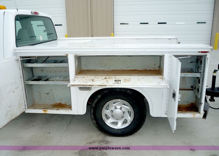 image for item 3600 2000 Ford F-250 extended cab truck