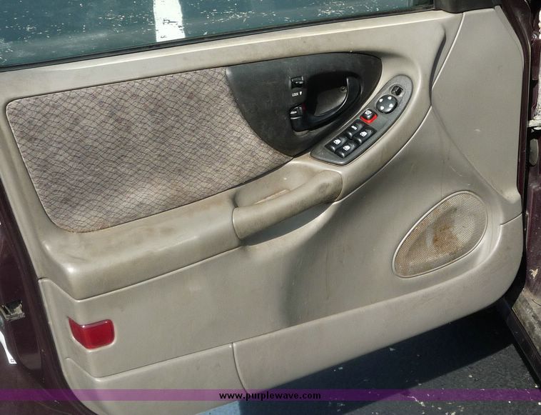 image for item 3639 2000 Chevrolet Malibu