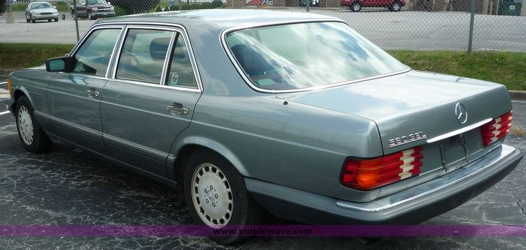 image for item 4086 1989 Mercedes Benz 560 SEL