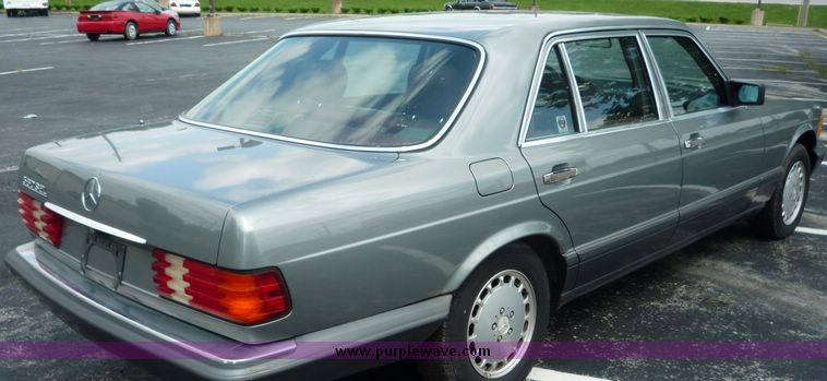image for item 4086 1989 Mercedes Benz 560 SEL