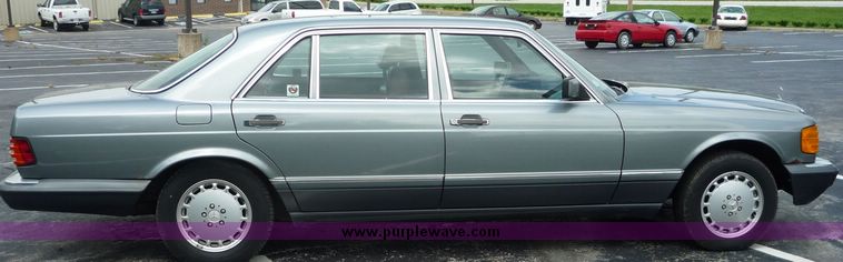 image for item 4086 1989 Mercedes Benz 560 SEL