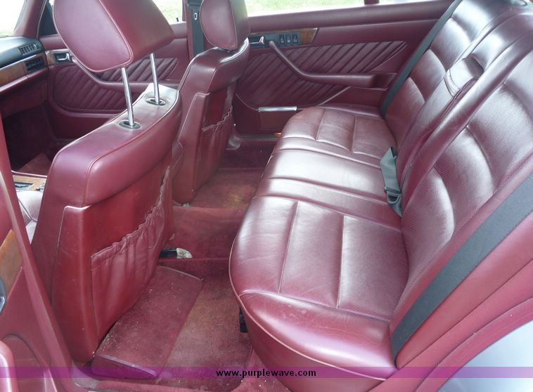 image for item 4086 1989 Mercedes Benz 560 SEL