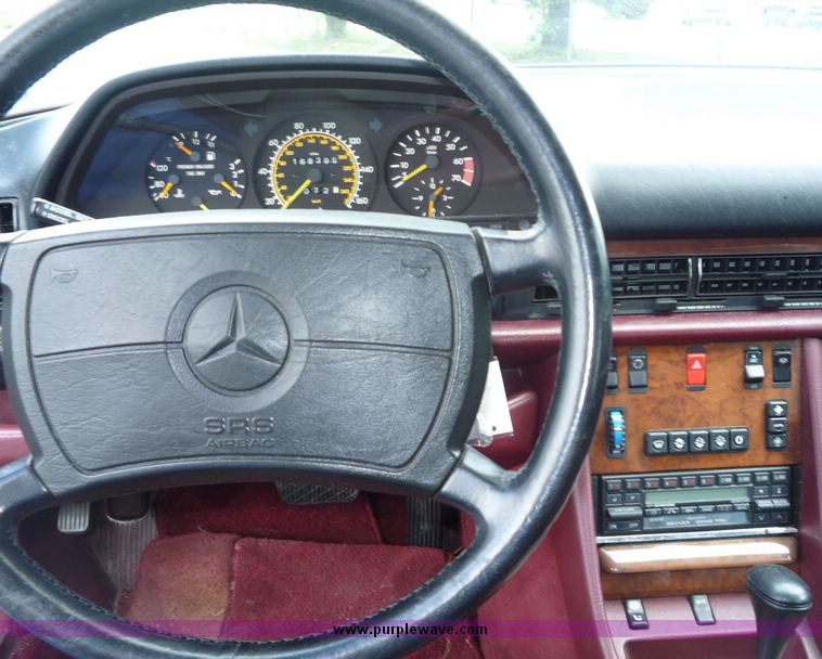 image for item 4086 1989 Mercedes Benz 560 SEL