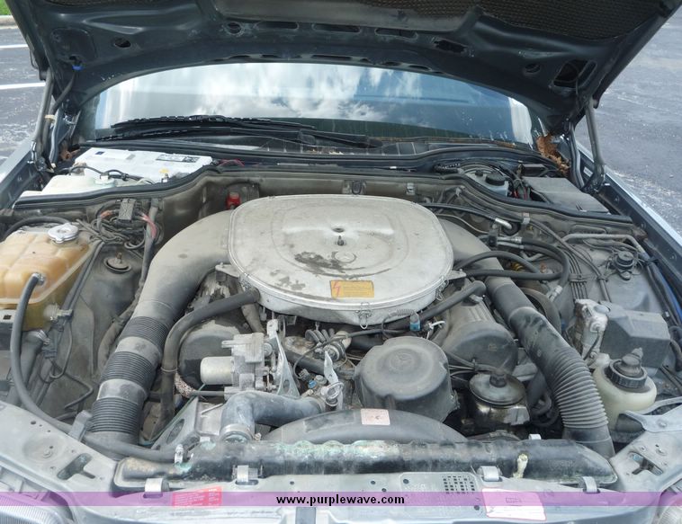 image for item 4086 1989 Mercedes Benz 560 SEL