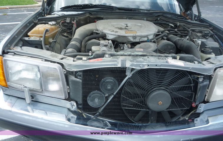 image for item 4086 1989 Mercedes Benz 560 SEL