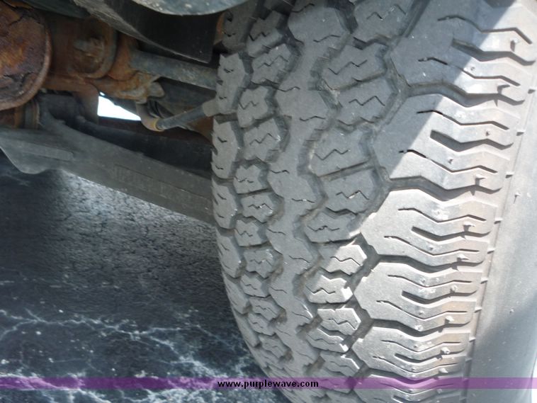 image for item 4090 1994 Cadillac Sedan Deville