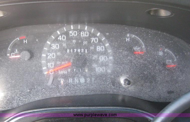 image for item 4233 2000 Ford E-40 Diamond VIP 2200 bus