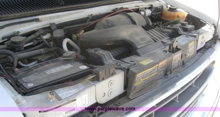 image for item 4233 2000 Ford E-40 Diamond VIP 2200 bus