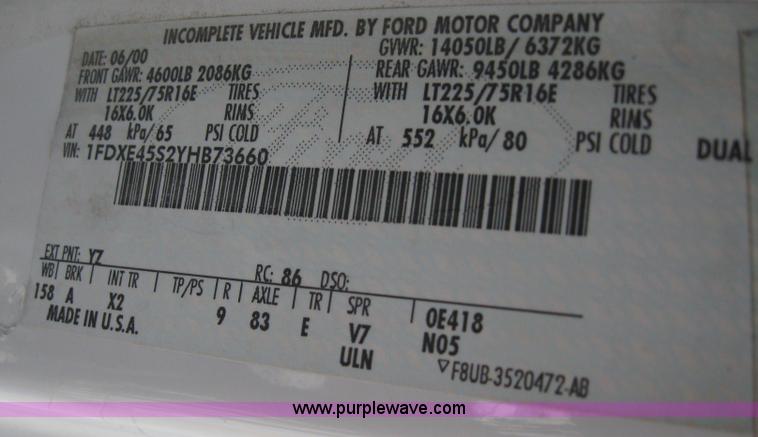 image for item 4233 2000 Ford E-40 Diamond VIP 2200 bus