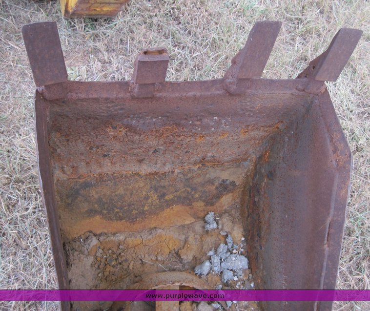 image for item 4561 Davis D130 back hoe attachment