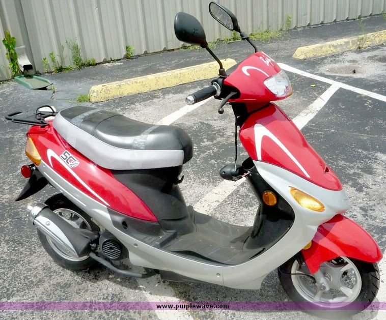 image for item 4654 Baja Sun City 50 street legal road scooter