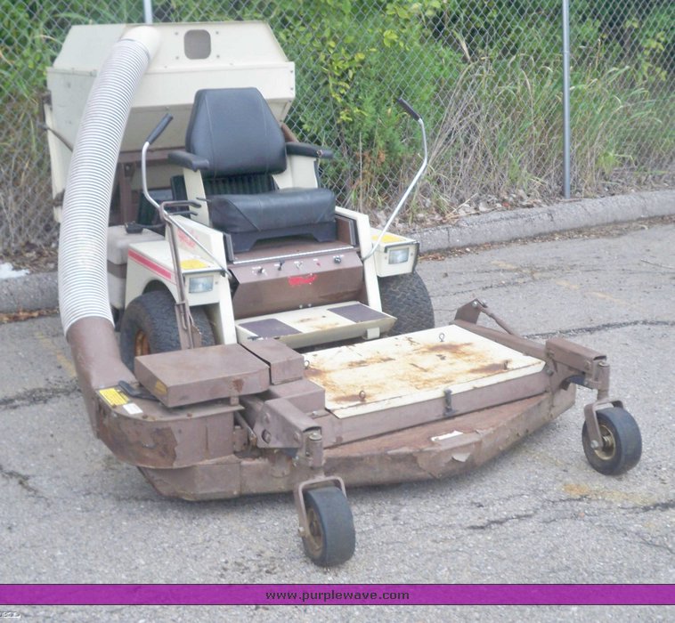 image for item 5164 Grass Hopper 718K riding lawn mower