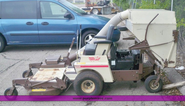 image for item 5164 Grass Hopper 718K riding lawn mower