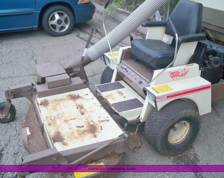 image for item 5164 Grass Hopper 718K riding lawn mower