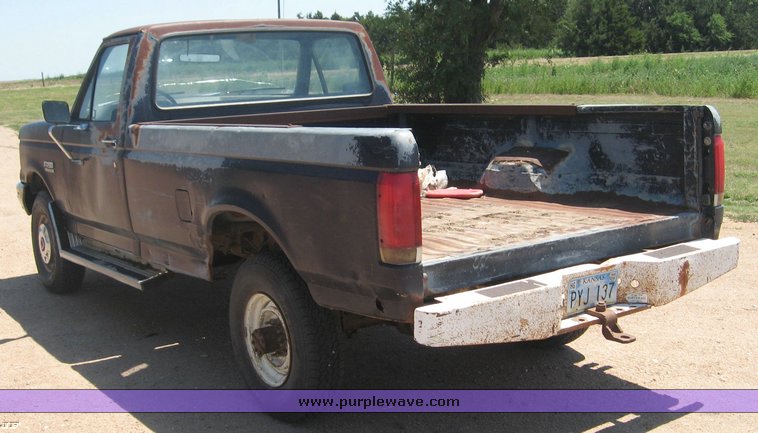 image for item 5746 1988 Ford F-250