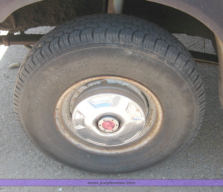 image for item 5746 1988 Ford F-250