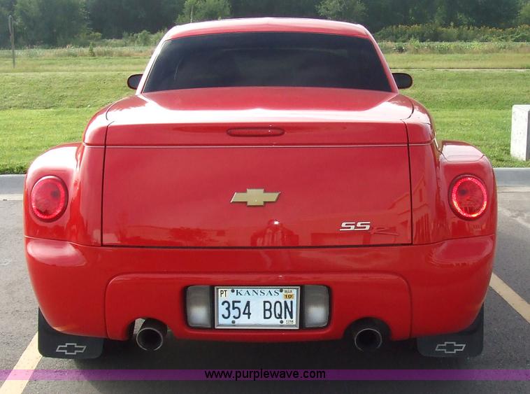 image for item 5848 2005 Chevrolet SSR pick convertible truck