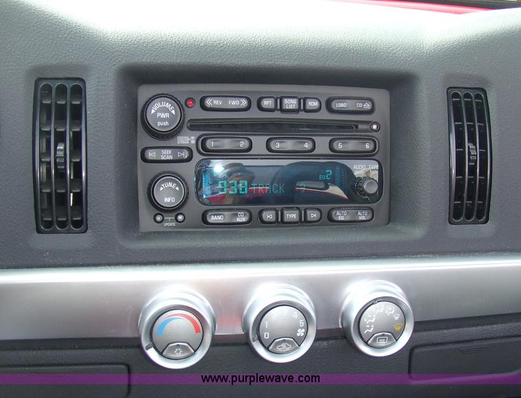 image for item 5848 2005 Chevrolet SSR pick convertible truck