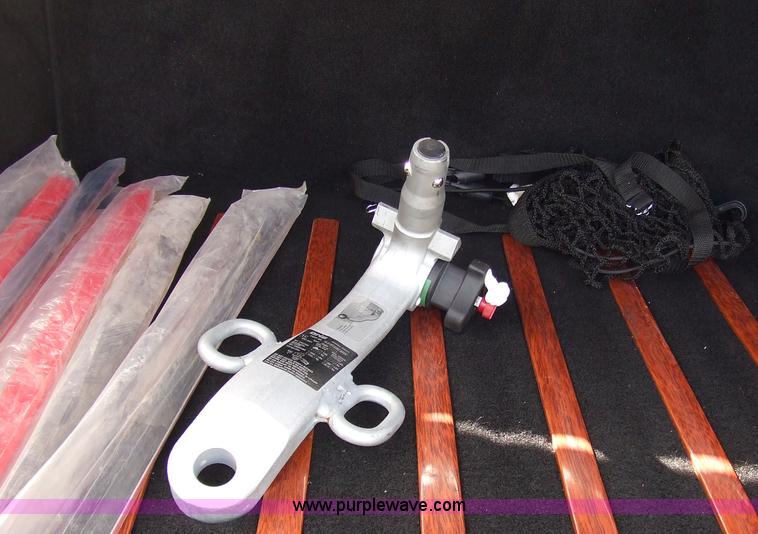 image for item 5848 2005 Chevrolet SSR pick convertible truck