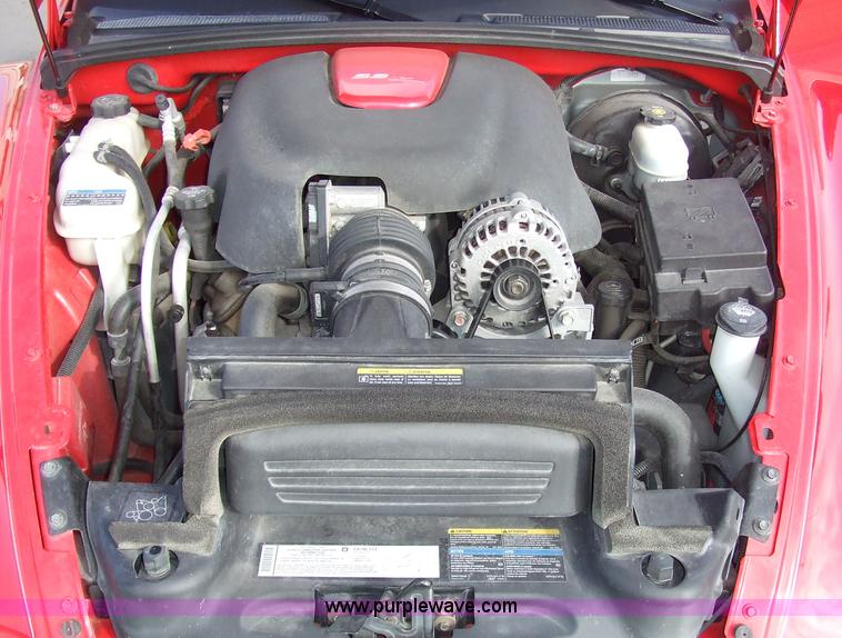 image for item 5848 2005 Chevrolet SSR pick convertible truck