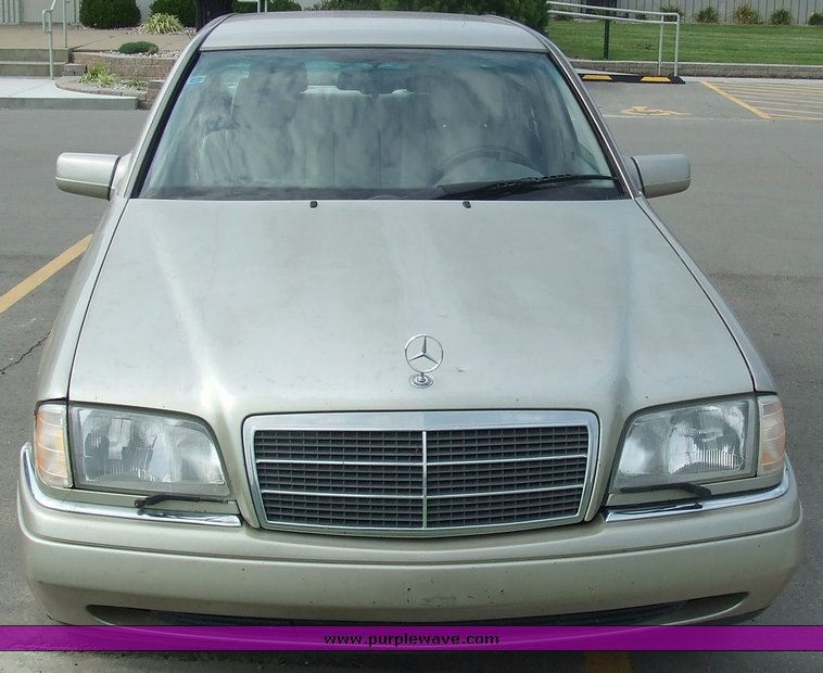 image for item 6001 1996 Mercedes Benz C220