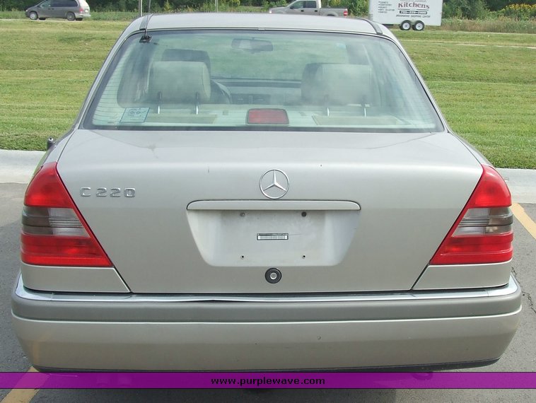image for item 6001 1996 Mercedes Benz C220