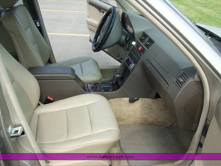 image for item 6001 1996 Mercedes Benz C220