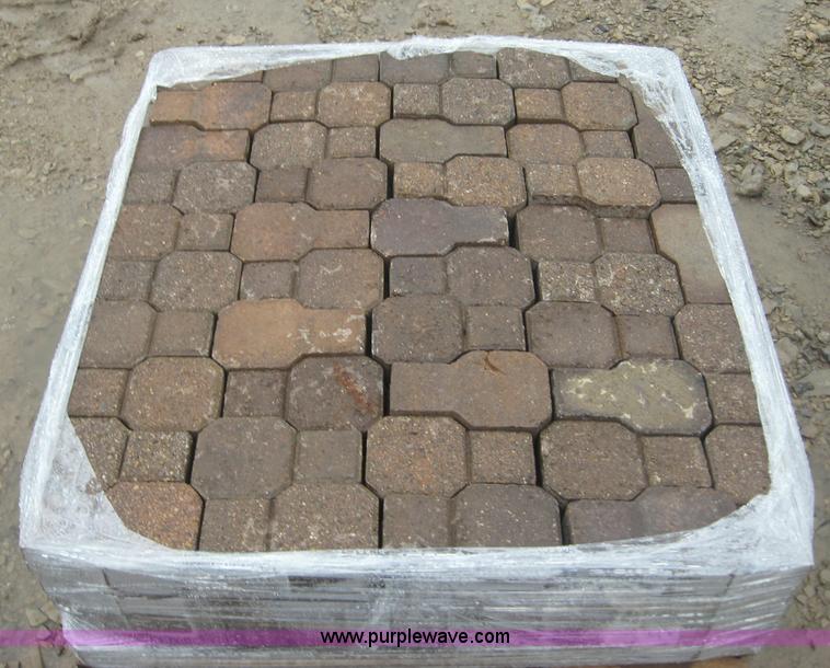 image for item 6940 (225) key-fit brick pavers on pallet