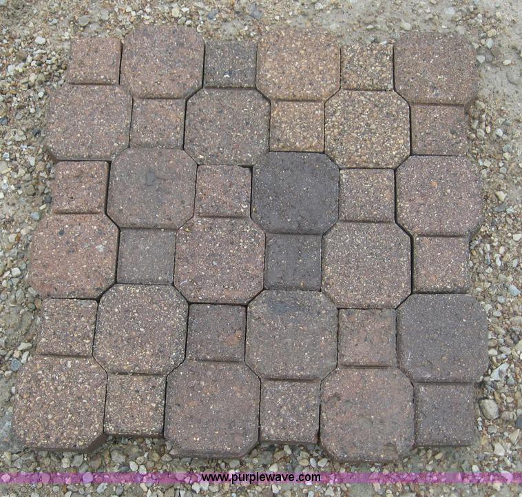 image for item 6940 (225) key-fit brick pavers on pallet