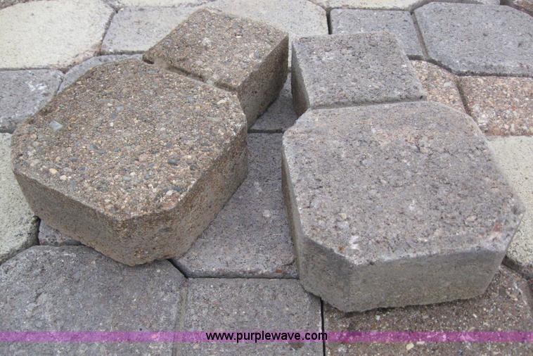 image for item 6940 (225) key-fit brick pavers on pallet