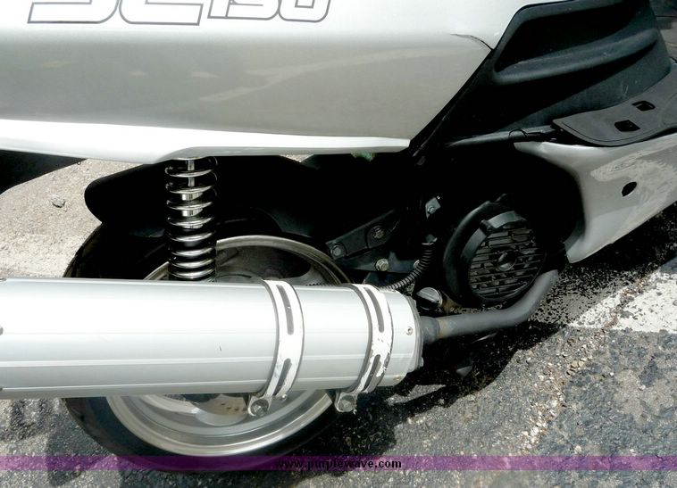 image for item 7718 Baja Sun City 150cc Road Scooter