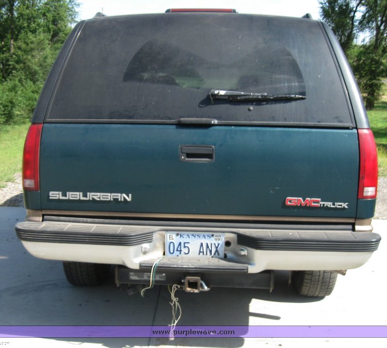 image for item 8371 1997 GMC K2500 Suburban