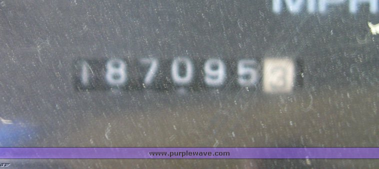 image for item 8371 1997 GMC K2500 Suburban