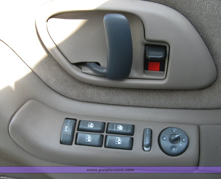 image for item 8371 1997 GMC K2500 Suburban