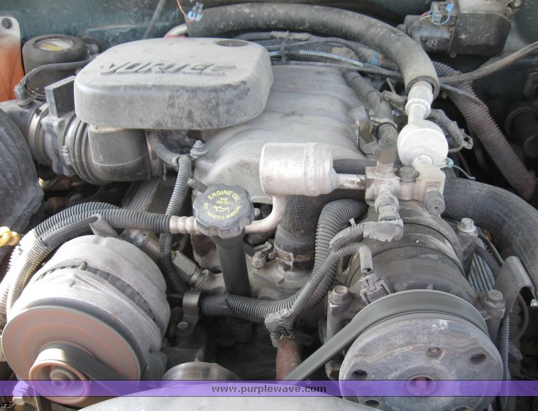 image for item 8371 1997 GMC K2500 Suburban