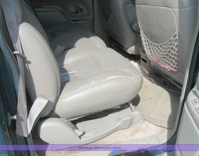 image for item 8371 1997 GMC K2500 Suburban