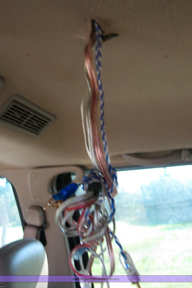 image for item 8371 1997 GMC K2500 Suburban