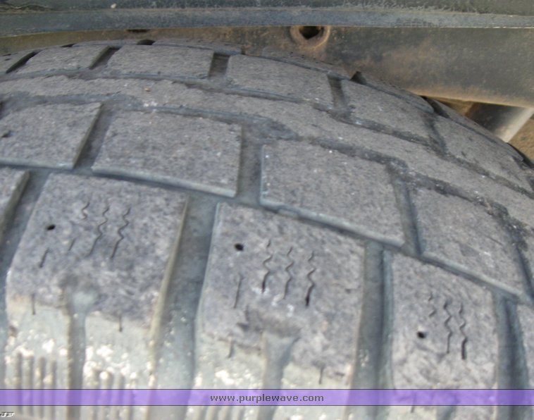 image for item 8371 1997 GMC K2500 Suburban