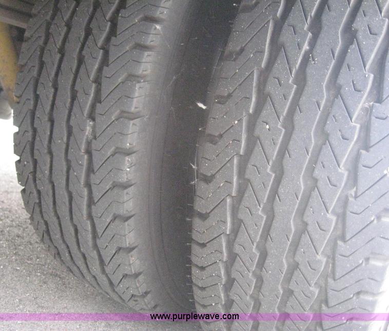 image for item 8585 1997 Ford E Super Duty RV 14-passenger bus