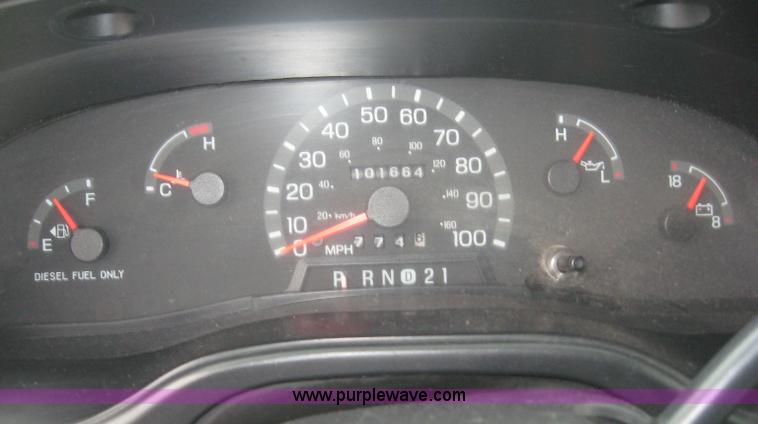 image for item 8586 2000 Ford E450 Super Duty 14-passenger bus