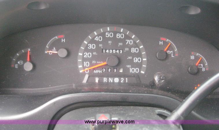 image for item 8587 1998 Ford E350 13-passenger bus