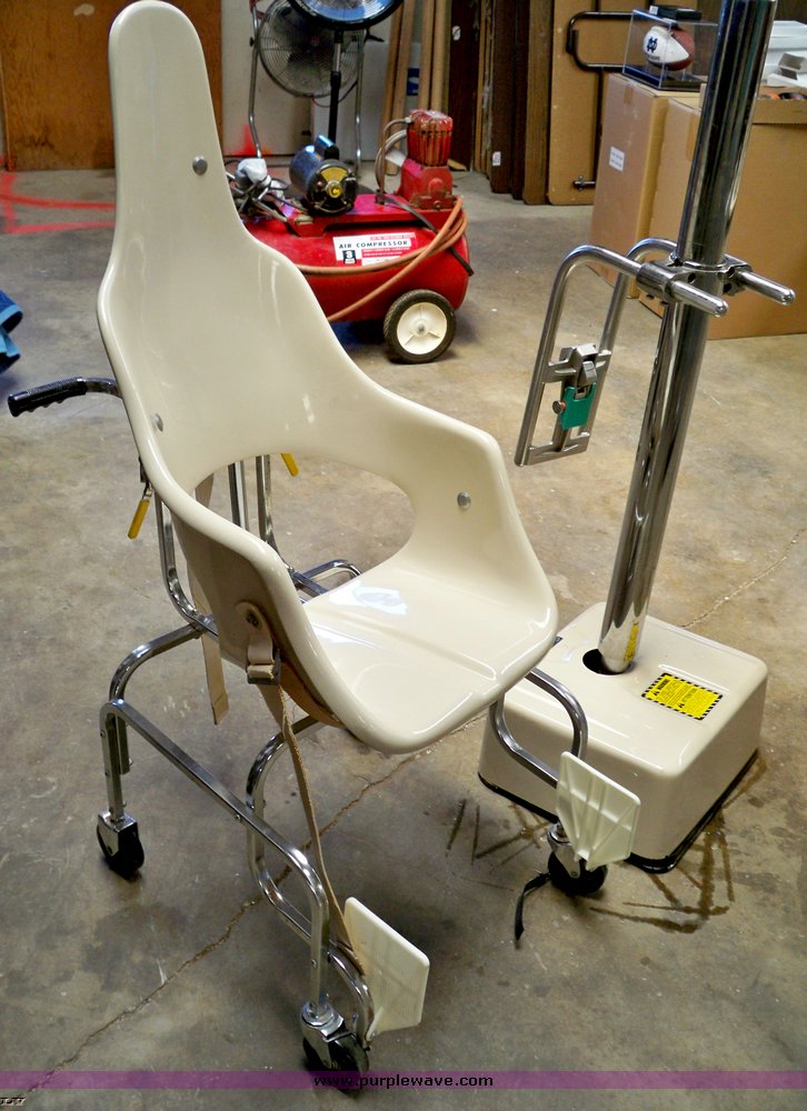 image for item 9922 Century T501 whirlpool bathing system with lift chair