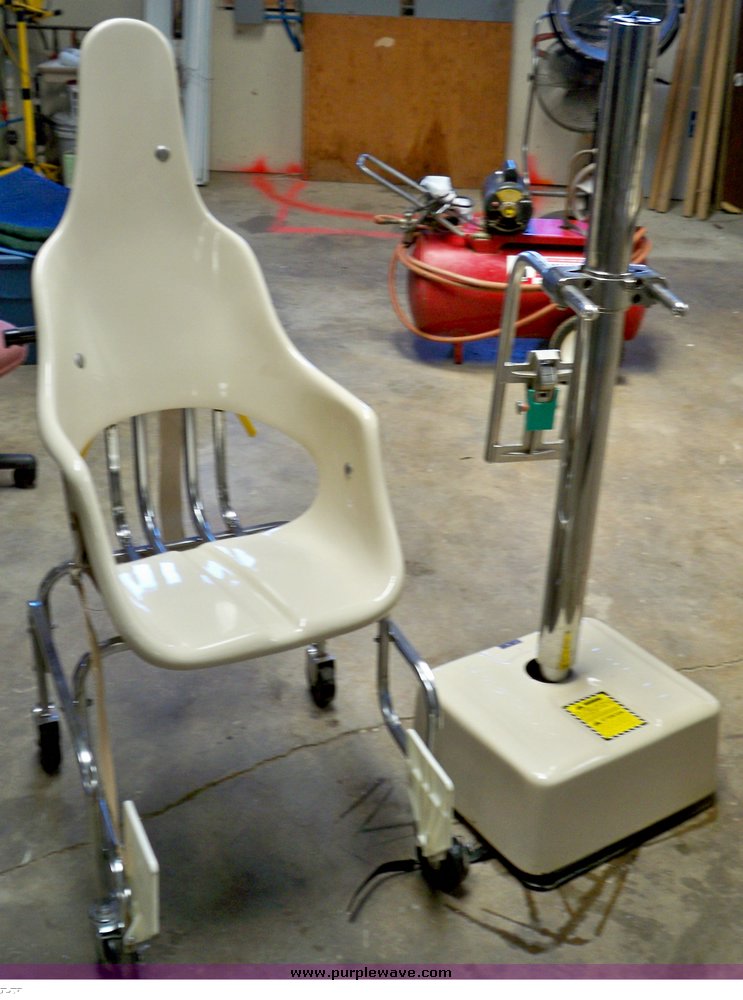 image for item 9922 Century T501 whirlpool bathing system with lift chair