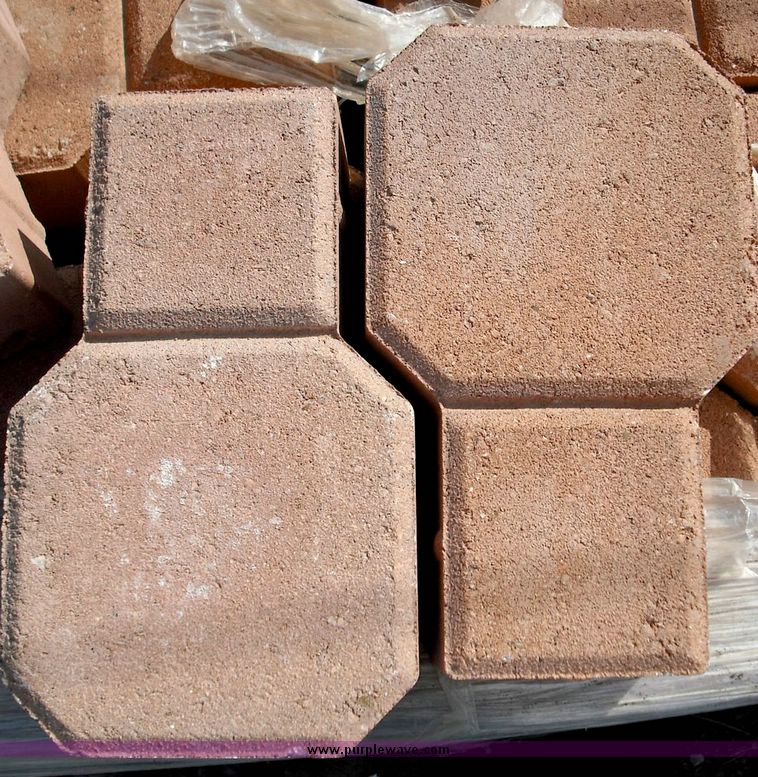 image for item 2059 Decorative oversize Pavestone