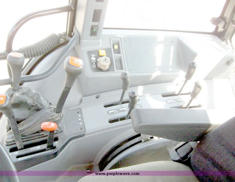 image for item 5252 1998 New Holland 6640SL tractor