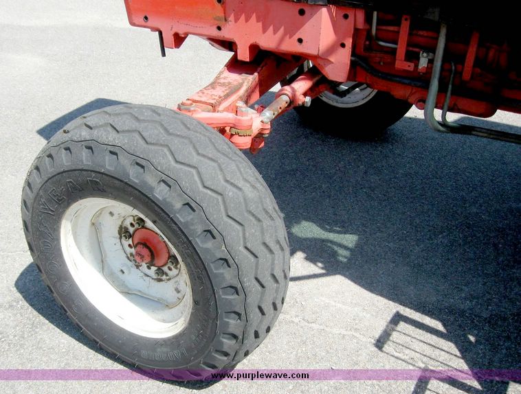 image for item 5252 1998 New Holland 6640SL tractor