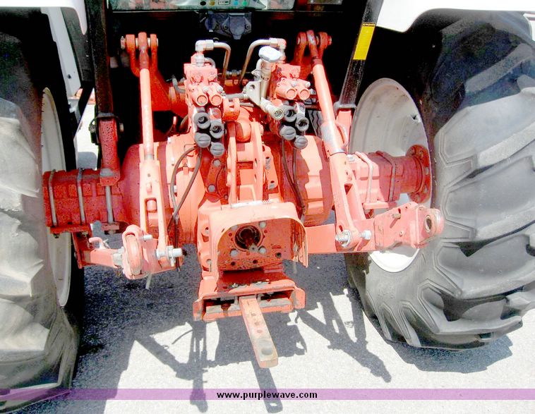 image for item 5253 1997 New Holland 6640SL tractor