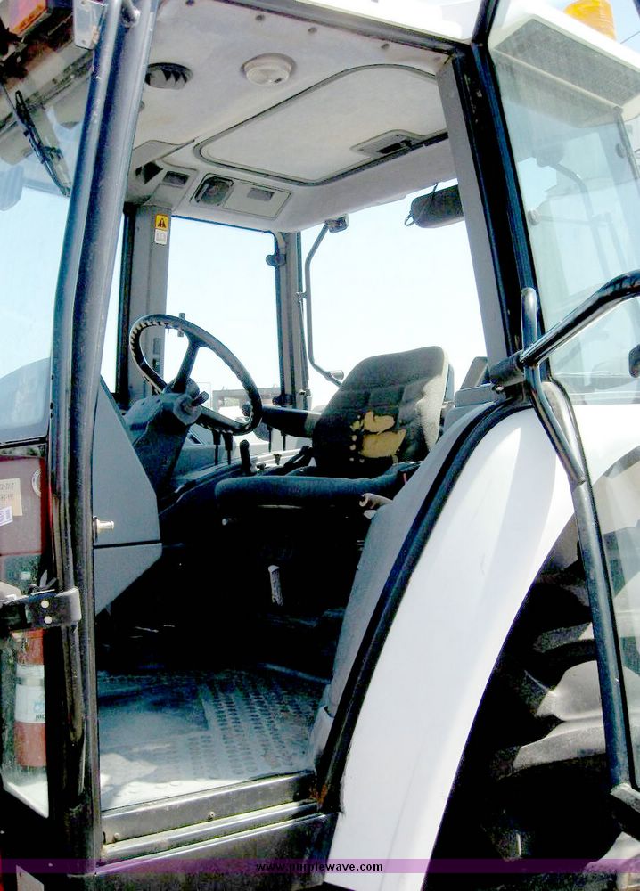 image for item 5253 1997 New Holland 6640SL tractor